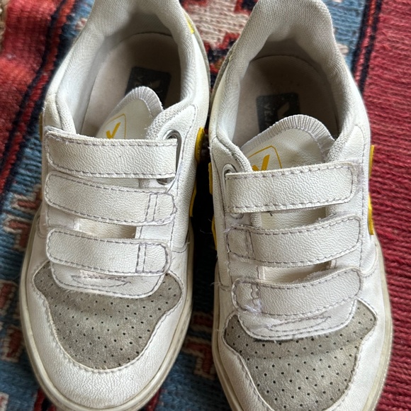 Veja Kids Sneakers in White and Yellow - Picture 8 of 8